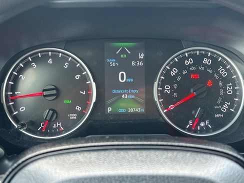 Used 2022 Toyota RAV4 XLE FWD image 29