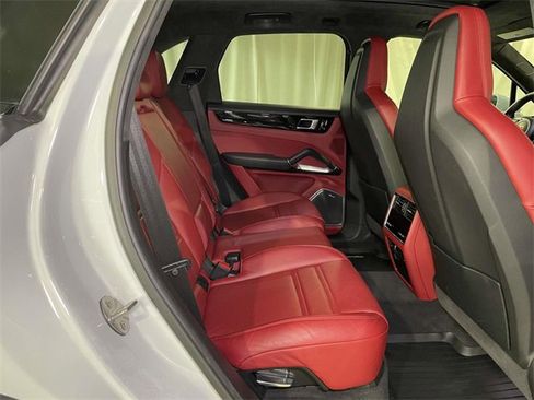 Used 2021 Porsche Cayenne Turbo image 20