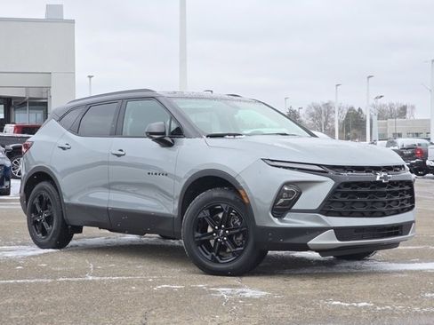 Used 2023 Chevrolet Blazer LT w/ Convenience Package image 2