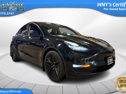 Used 2022 Tesla Model Y Performance image 3