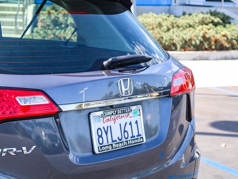 Used 2022 Honda HR-V LX image 11