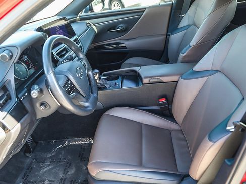 Used 2024 Lexus ES 300h w/ Premium Package FWD image 17