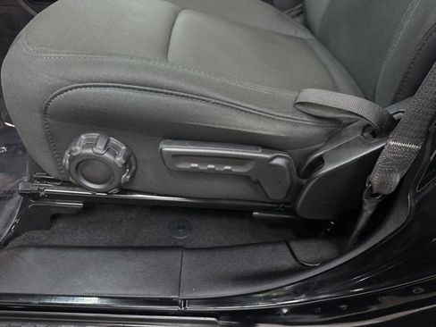 Used 2021 Jeep Wrangler Unlimited Sport image 10