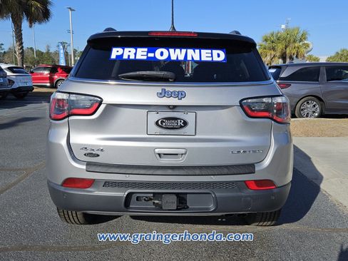 Used 2017 Jeep Compass Limited image 4