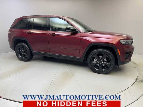 Used 2023 Jeep Grand Cherokee Altitude image 7