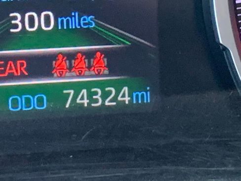 Used 2021 Toyota RAV4 XLE Premium image 19