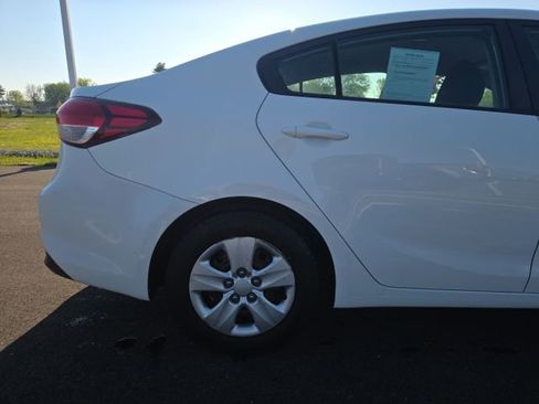 Used 2017 Kia Forte LX FWD image 7