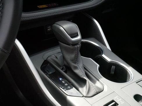 Certified 2025 Toyota Highlander XLE AWD/4WD image 24
