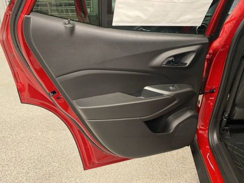 New 2026 Chevrolet Trax RS w/ Sunroof Package FWD image 25
