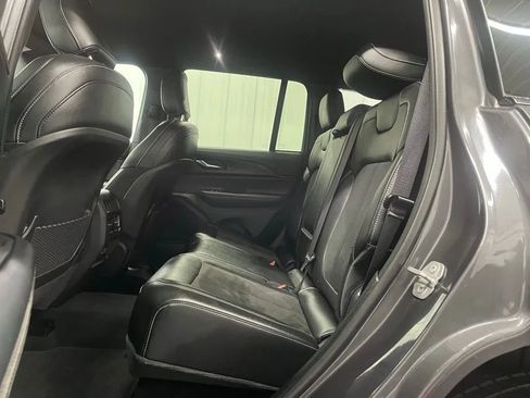 Used 2023 Jeep Grand Cherokee Altitude image 19