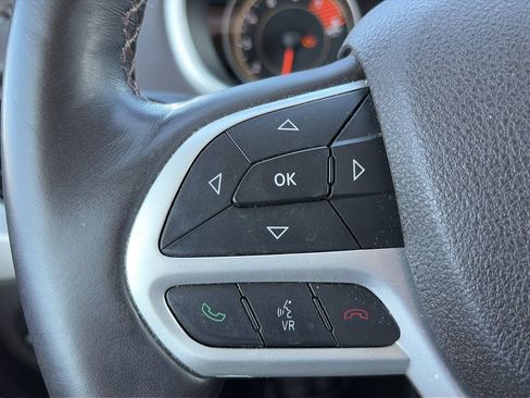 Used 2017 Jeep Cherokee Overland w/ Technology Group FWD image 24