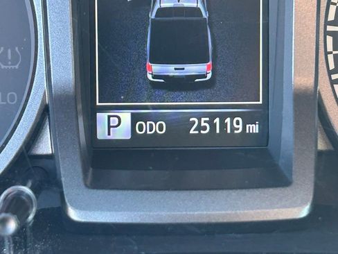 Used 2023 Toyota Tacoma TRD Off-Road image 17