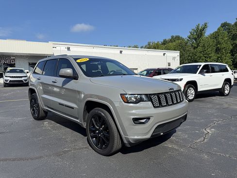 Used 2021 Jeep Grand Cherokee Laredo X AWD/4WD image 18