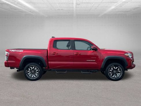 Used 2021 Toyota Tacoma TRD Off-Road w/ Technology Package AWD/4WD image 10