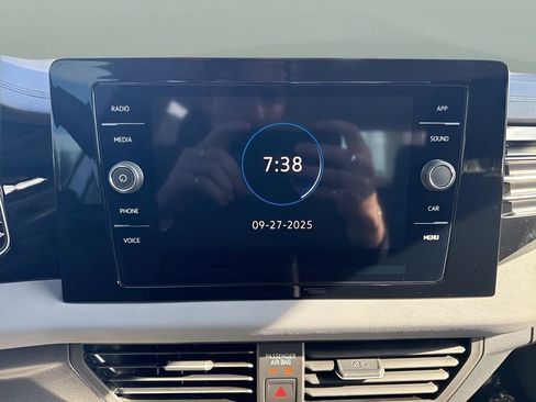 New 2026 Volkswagen Jetta SE FWD image 18