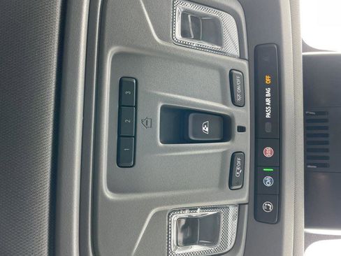 Used 2025 Chevrolet Silverado 1500 LT image 30