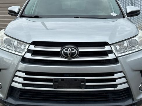 Used 2019 Toyota Highlander XLE AWD/4WD image 15