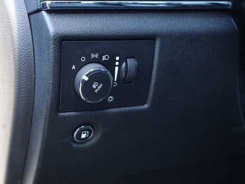 Used 2015 Jeep Grand Cherokee Limited w/ Luxury Group II image 12