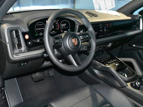New 2026 Porsche Cayenne AWD/4WD image 5