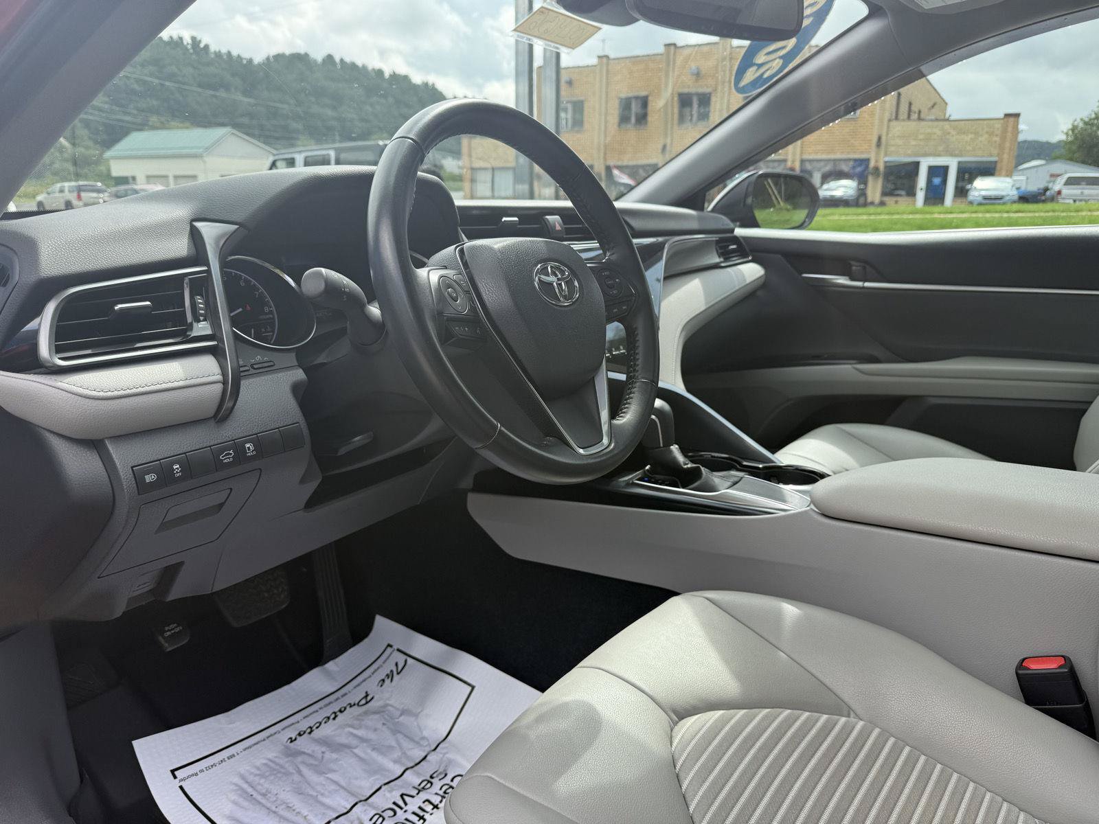 Used 2019 Toyota Camry SE w/ Audio Package FWD image 7