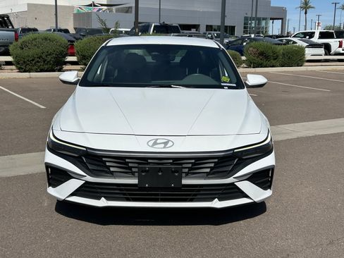 Used 2024 Hyundai Elantra SEL image 8