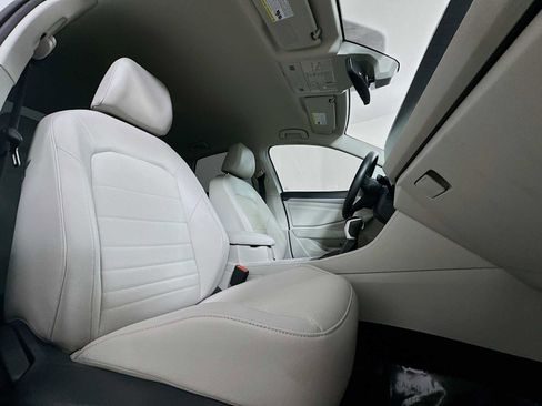 Used 2023 Volkswagen Jetta SE FWD image 24