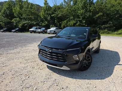 Used 2025 Chevrolet Blazer LT w/ LPO, Black Grille Bar Package