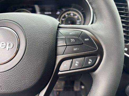 Used 2022 Jeep Cherokee Trailhawk w/ Premium Leather Package AWD/4WD image 23