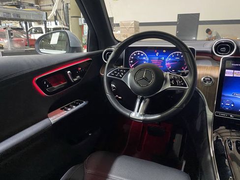 Certified 2025 Mercedes-Benz GLC 300 image 3