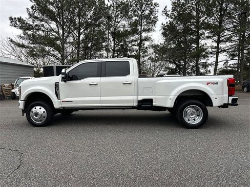 Used 2024 Ford F450 Platinum w/ FX4 Off-Road Package image 4