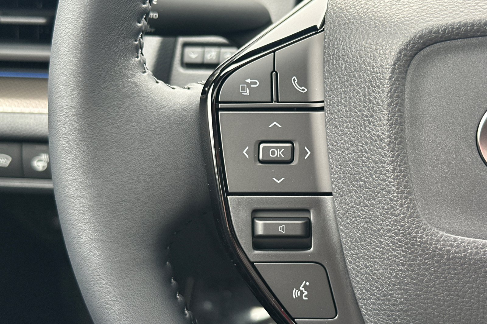 New 2027 Toyota Prius Limited FWD image 27