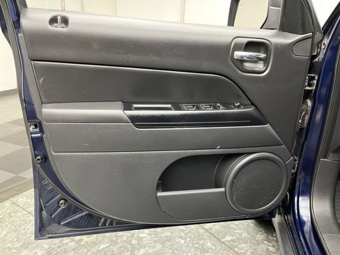 Used 2017 Jeep Patriot Sport w/ Power Value Group FWD image 6