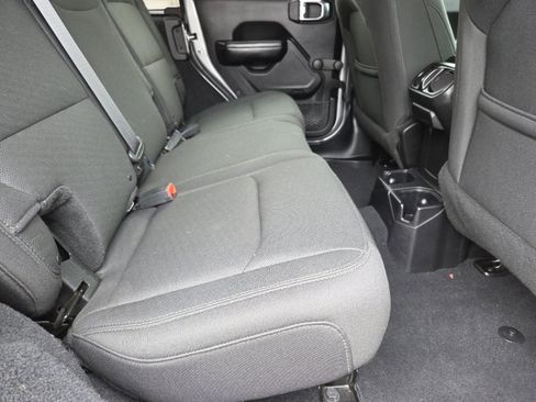 Used 2018 Jeep Wrangler Unlimited Sport AWD/4WD image 24