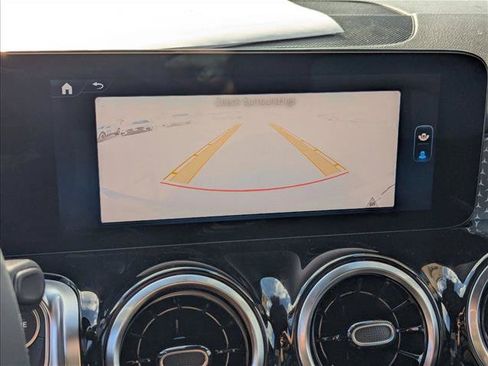 Used 2026 Mercedes-Benz GLB 250 image 12