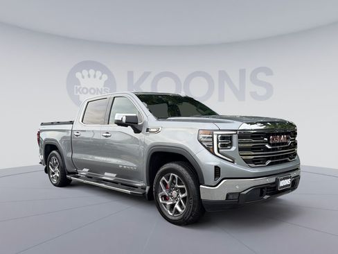 Used 2024 GMC Sierra 1500 SLT w/ SLT Premium Plus Package AWD/4WD image 10