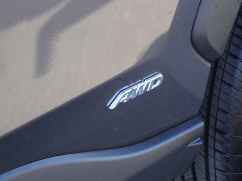 Used 2025 Toyota RAV4 LE image 8