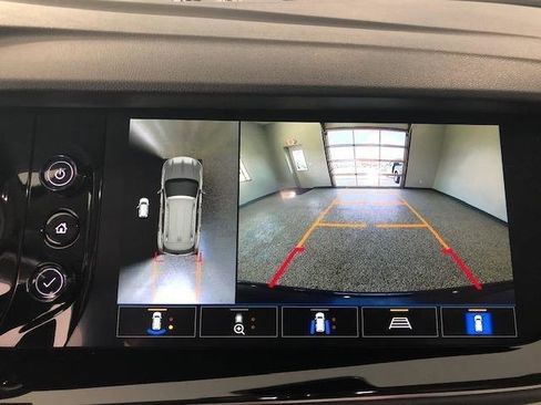 Used 2023 Buick Envision Avenir AWD/4WD image 17