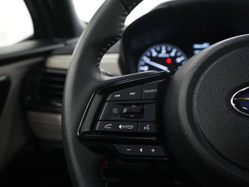 Used 2025 Subaru Forester Premium AWD/4WD image 24