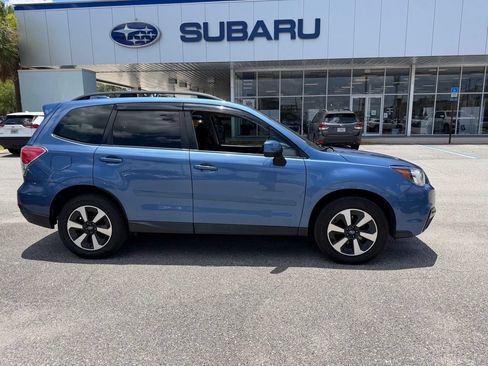 Used 2017 Subaru Forester 2.5i Premium AWD/4WD image 2
