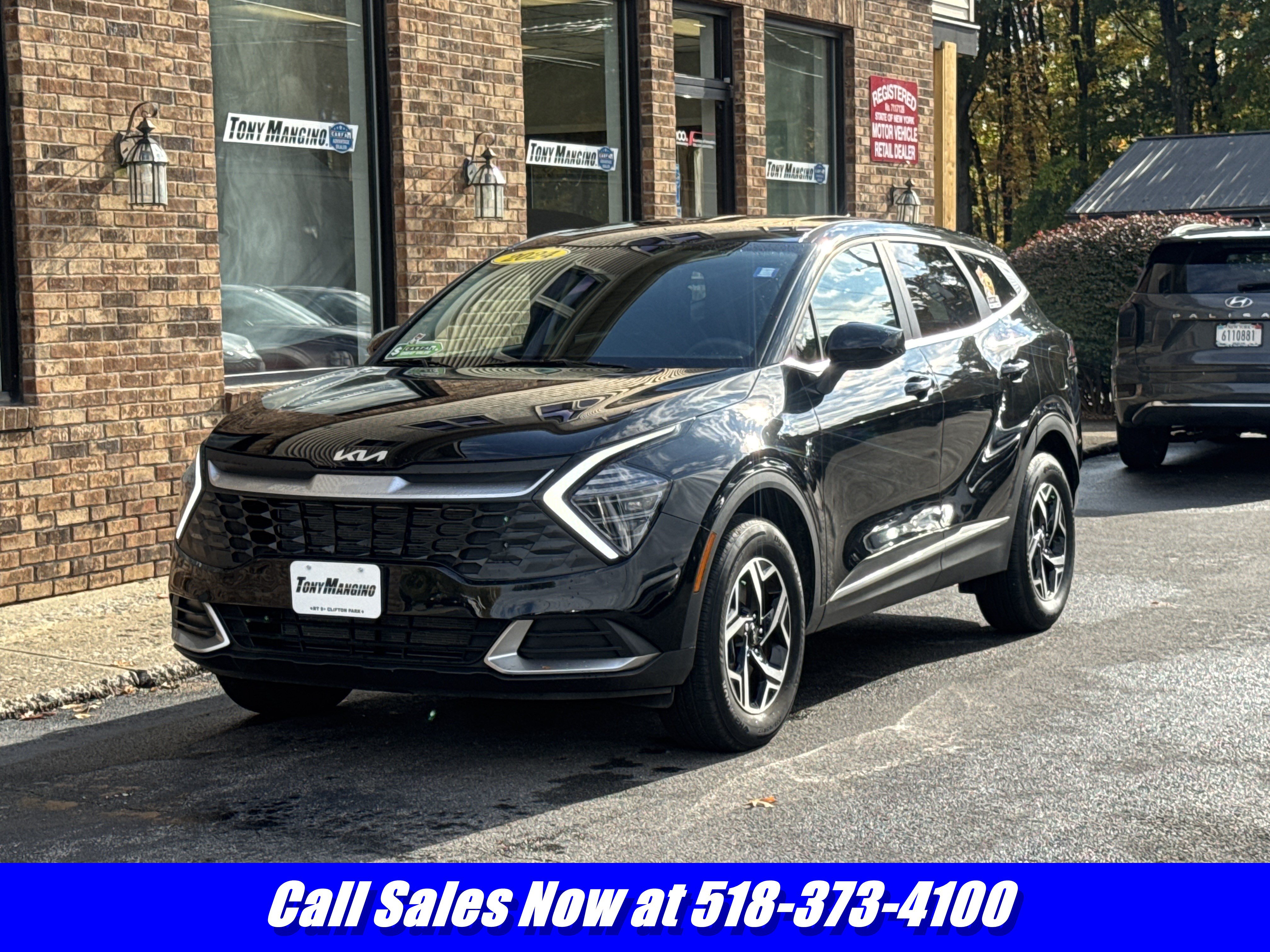 Used 2024 Kia Sportage LX AWD/4WD image 1