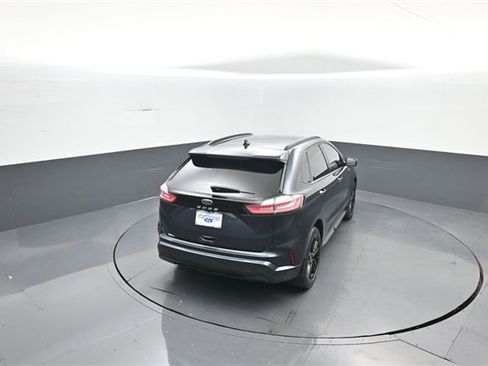 Used 2022 Ford Edge ST-Line image 24