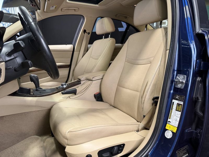 Used 2011 BMW 328i Sedan RWD image 14