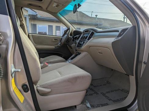 Used 2005 Toyota Highlander Limited image 19