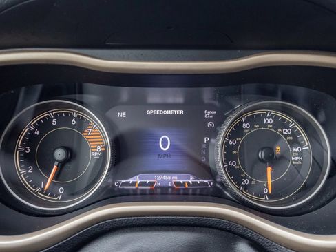 Used 2018 Jeep Cherokee Limited AWD/4WD image 18
