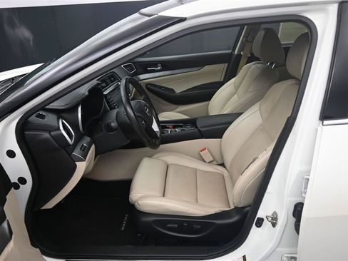 Used 2017 Nissan Maxima 3.5 SL FWD image 11