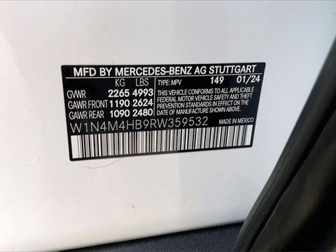 Certified 2024 Mercedes-Benz GLB 250 4MATIC image 30