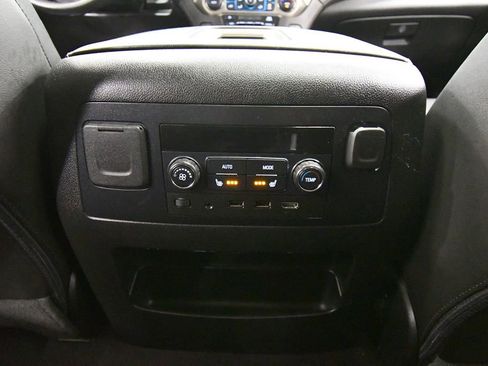 Used 2020 GMC Yukon Denali w/ Denali Ultimate Package image 18