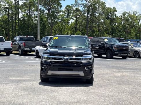 Used 2024 Ford Expedition Max Limited RWD image 3