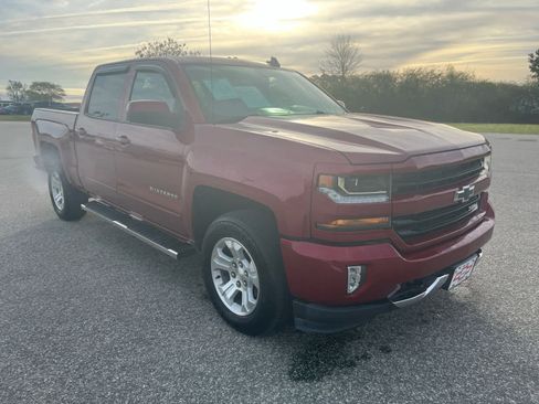 Used 2018 Chevrolet Silverado 1500 LT w/ All Star Edition image 9