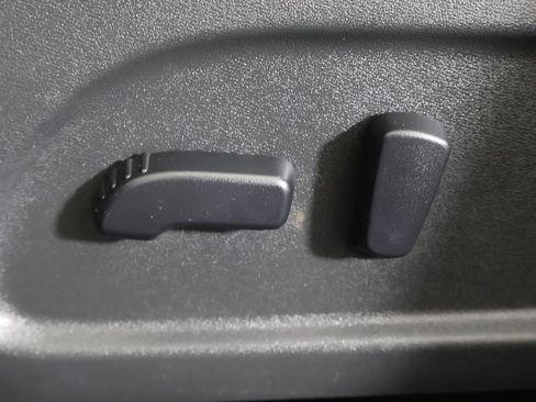 Used 2019 Nissan Pathfinder SV image 31